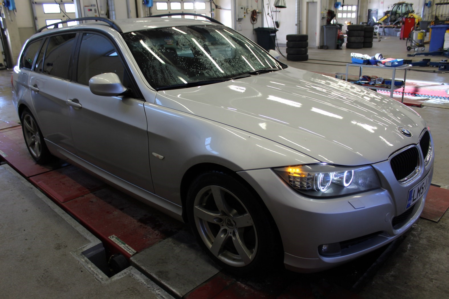 2009 BMW 300 for sale at Oulu on Thursday, May 14, 2020 - Copart Finland